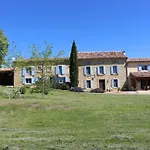 Et Roulottes Au Domaine De La Trille Κατάλυμα σε φάρμα Sainte-Foi