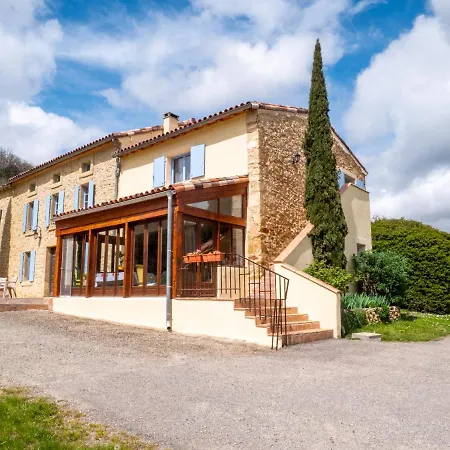 Et Roulottes Au Domaine De La Trille Lantgård *