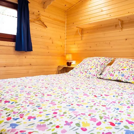 Farm stay Et Roulottes Au Domaine De La Trille Sainte-Foi