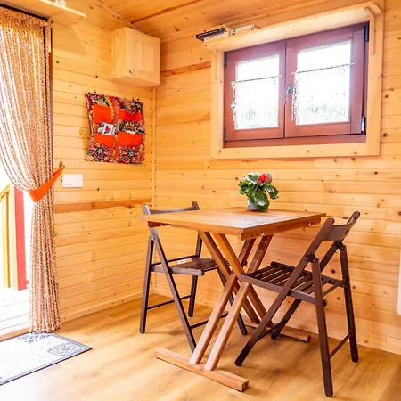 Farm stay Et Roulottes Au Domaine De La Trille *