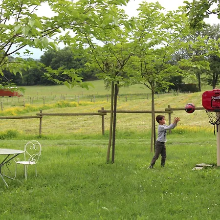 Et Roulottes Au Domaine De La Trille 팜스테이 *